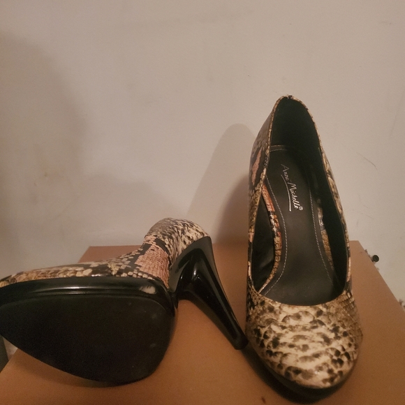 Snake print heels - Picture 2 of 2